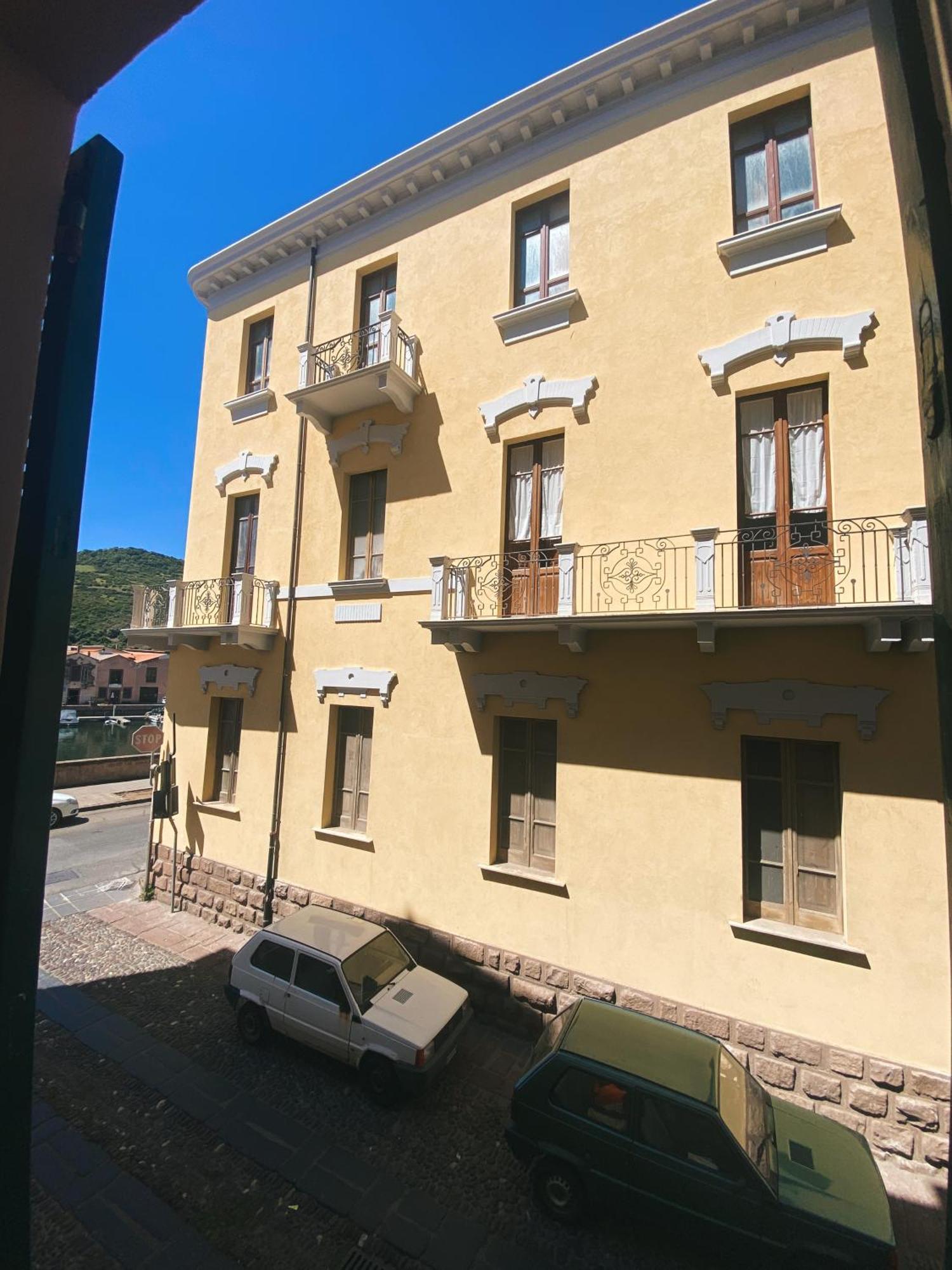 Hotel Tra I Due Ponti Bosa Zewnętrze zdjęcie